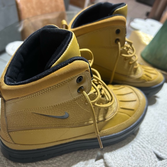 Nike - Grade School Woodside 2 High ACG
Boots (Wheat Black) - Picture 10 of 16